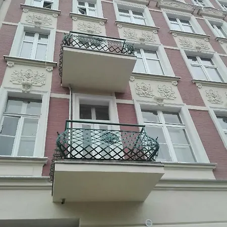 Nighthost- Trzebnicka 84 Appartement *
